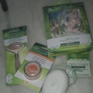 EcoTools Green and White Skincare Tool Set